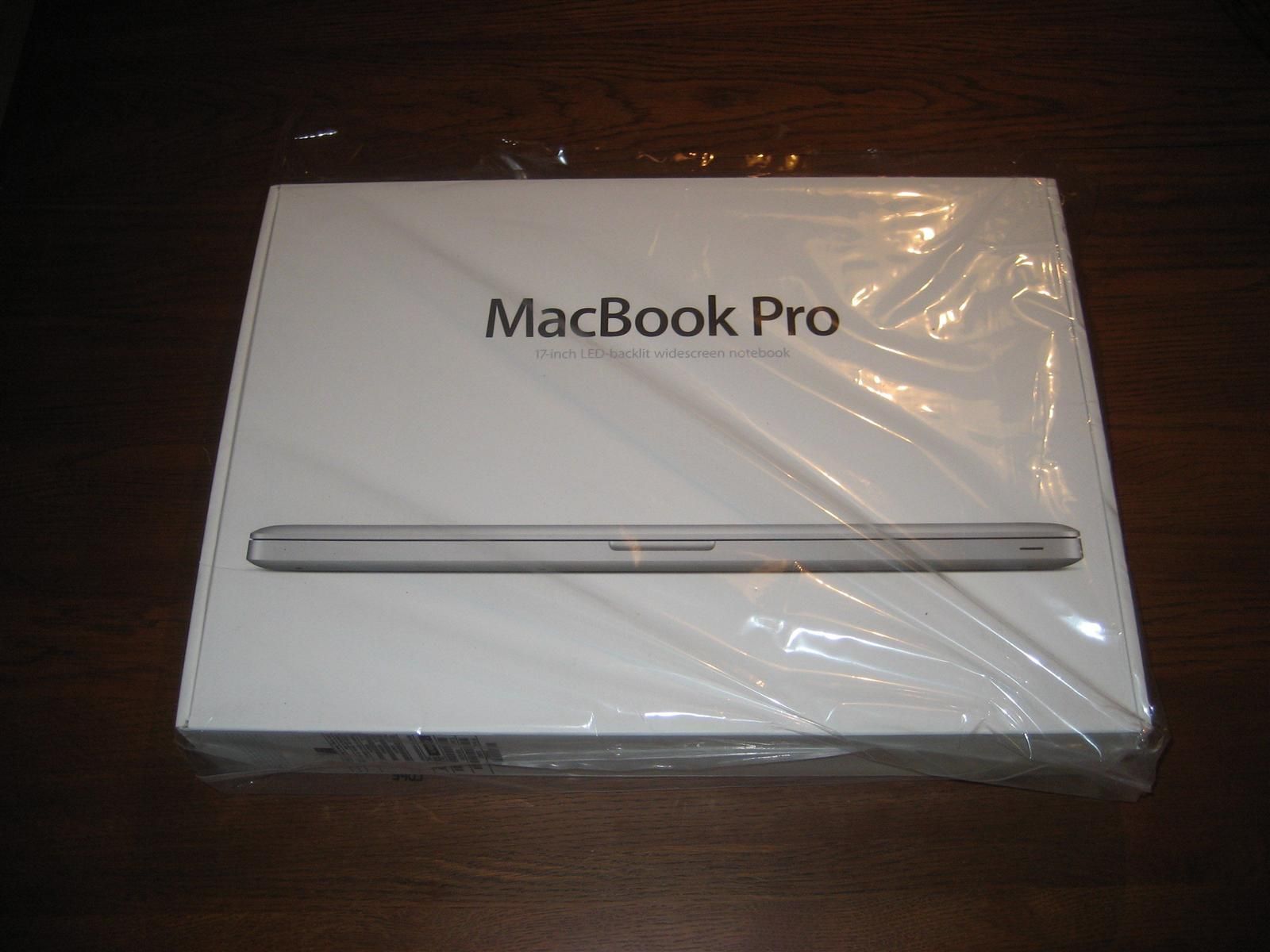 Les MacBook Pro 17" Unibody commencent à arriver