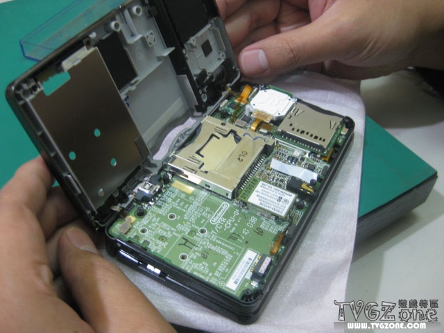 La Nintendo 3DS en liberté… et démontée? Ouch!