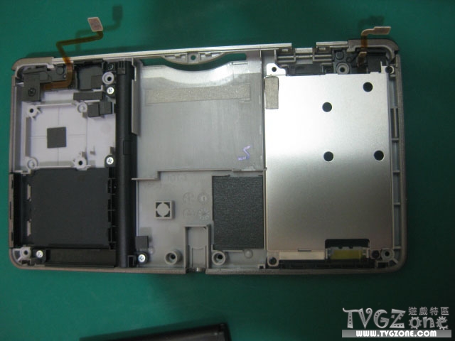 La Nintendo 3DS en liberté… et démontée? Ouch!