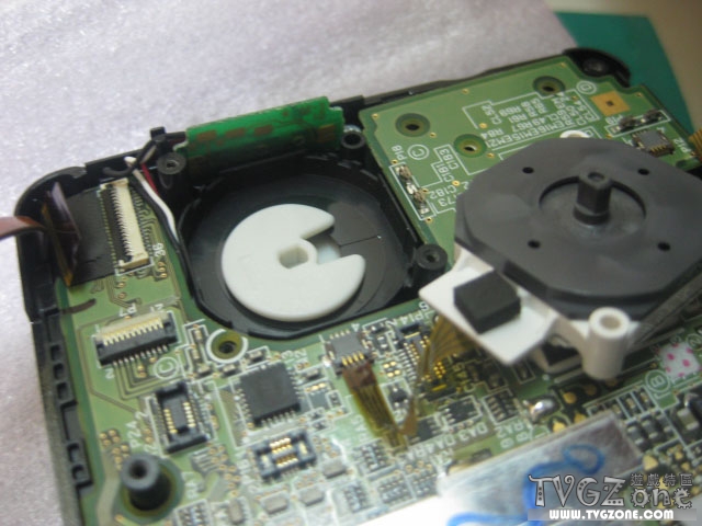 La Nintendo 3DS en liberté… et démontée? Ouch!