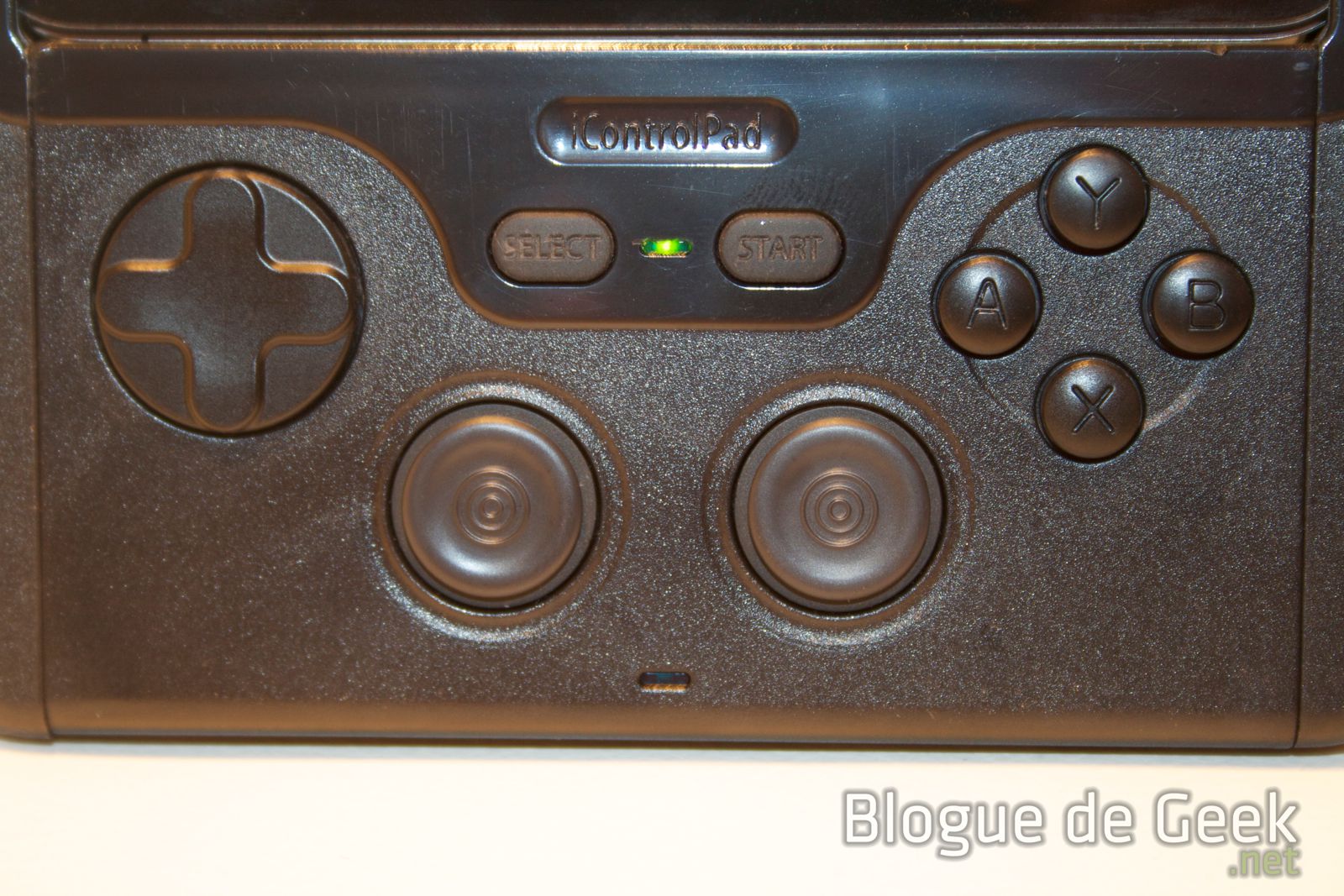 iControlPad, une manette pour iPhone et iPad! [Test]