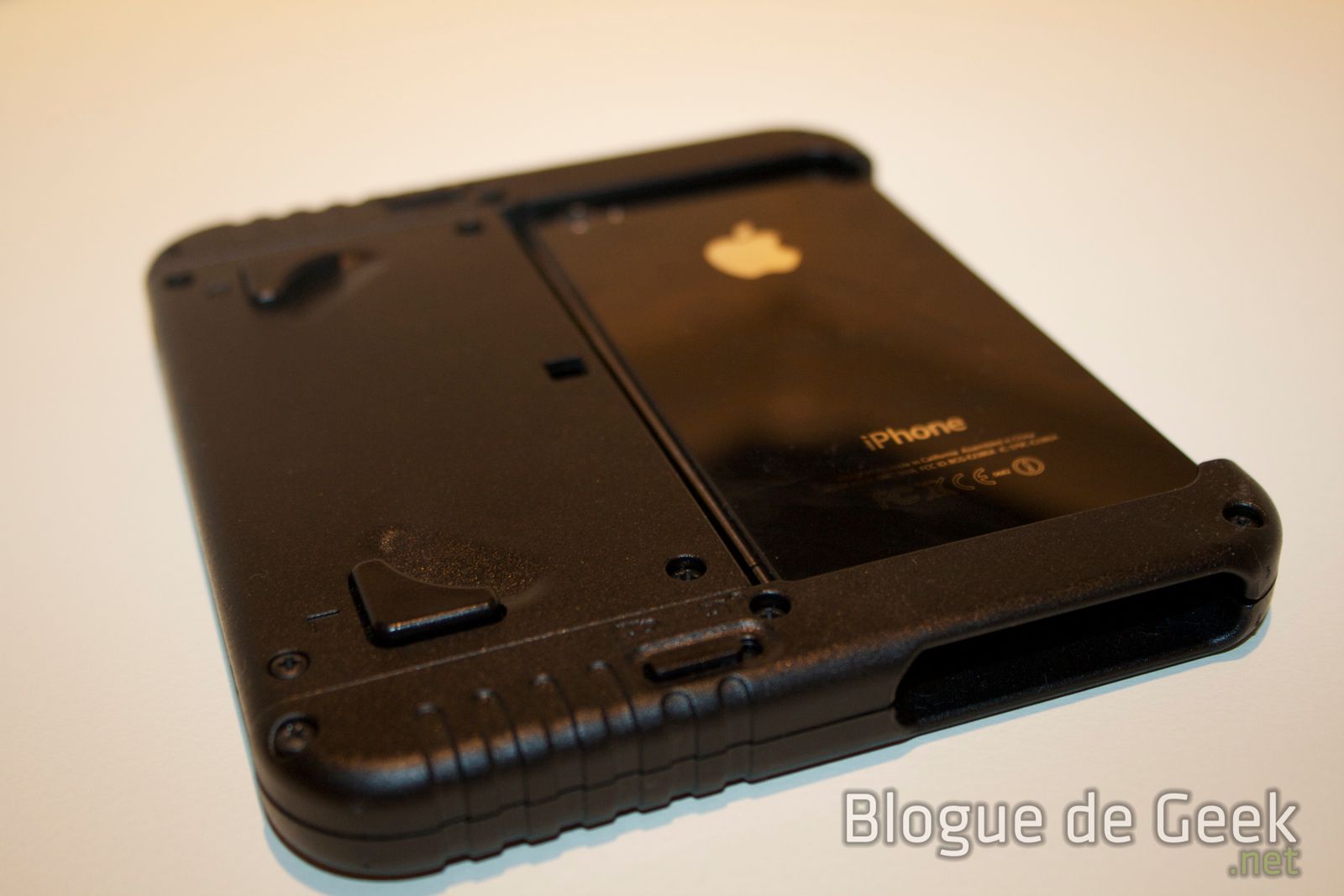 iControlPad, une manette pour iPhone et iPad! [Test]