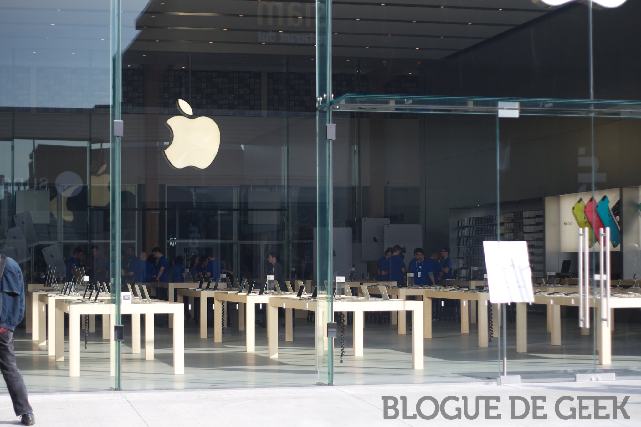 Ouverture du Apple Store du Quartier Dix-30