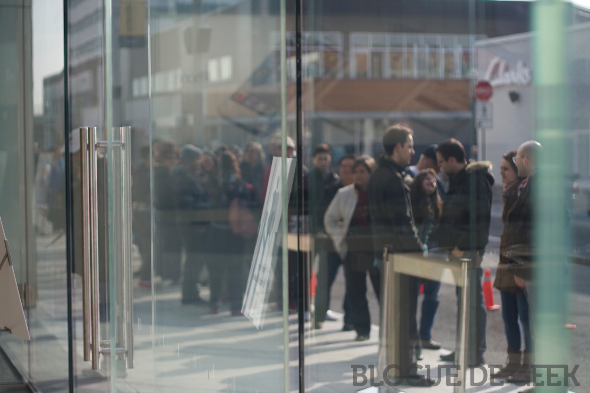 Ouverture du Apple Store du Quartier Dix-30