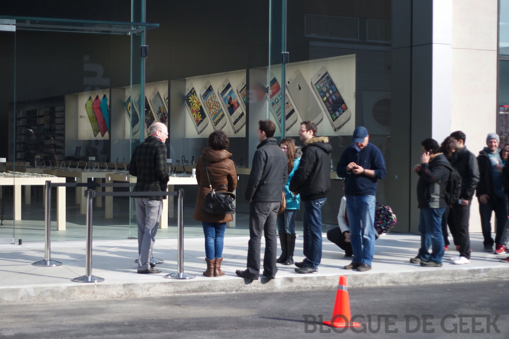 Ouverture du Apple Store du Quartier Dix-30