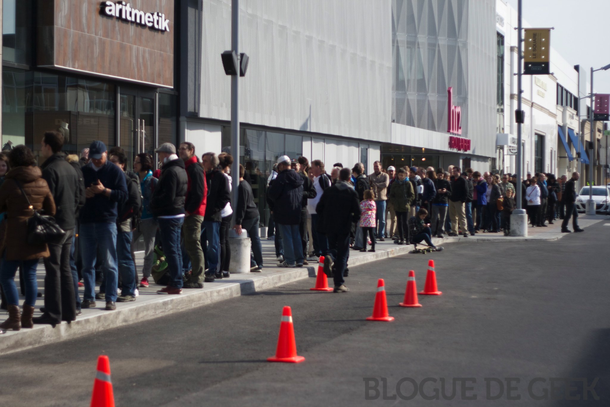 Ouverture du Apple Store du Quartier Dix-30