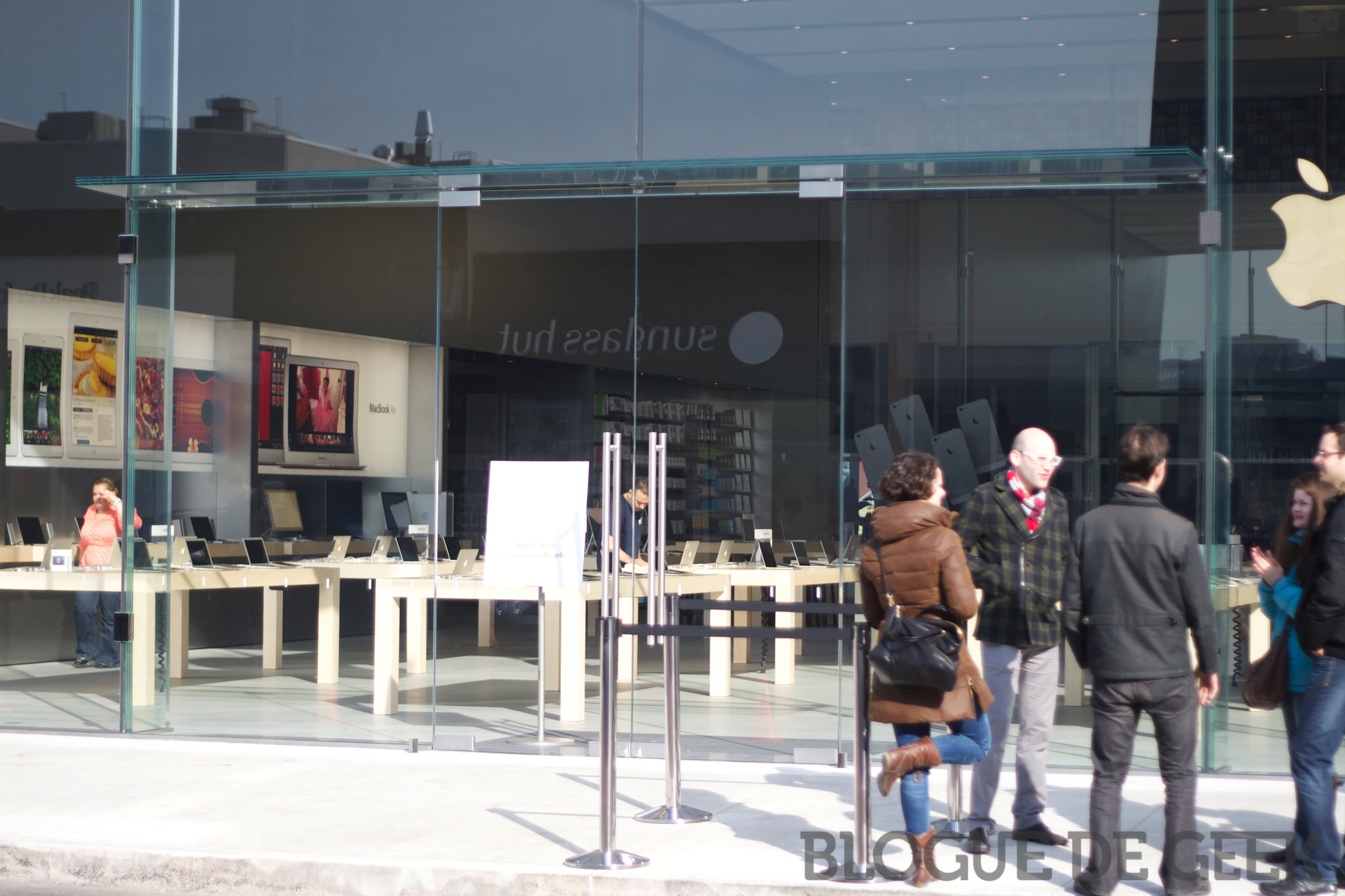 Ouverture du Apple Store du Quartier Dix-30