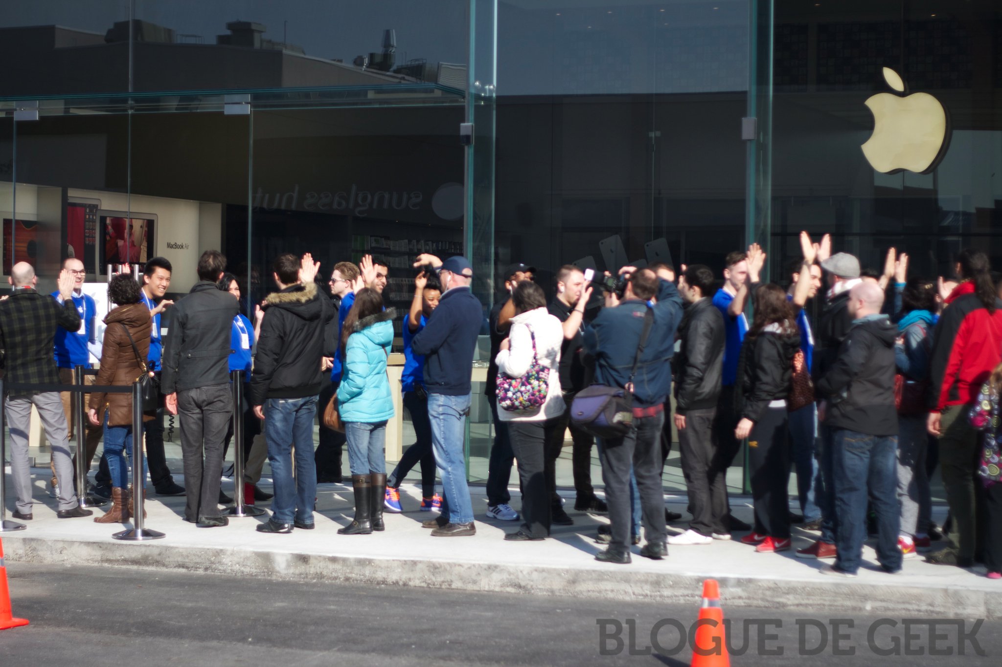 Ouverture du Apple Store du Quartier Dix-30