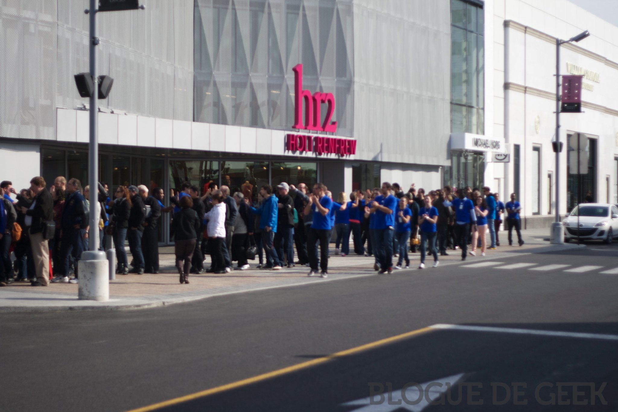 Ouverture du Apple Store du Quartier Dix-30