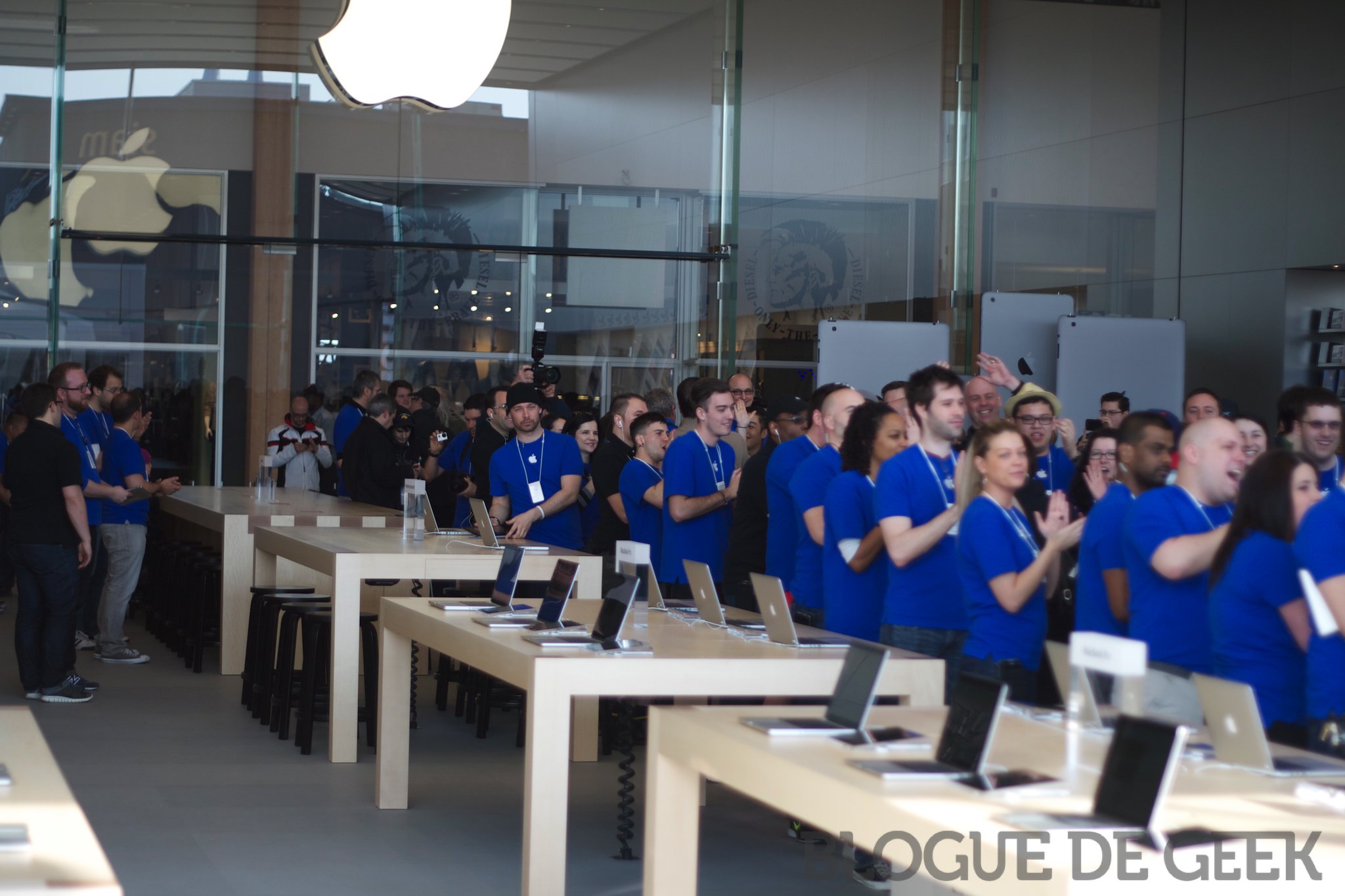 Ouverture du Apple Store du Quartier Dix-30