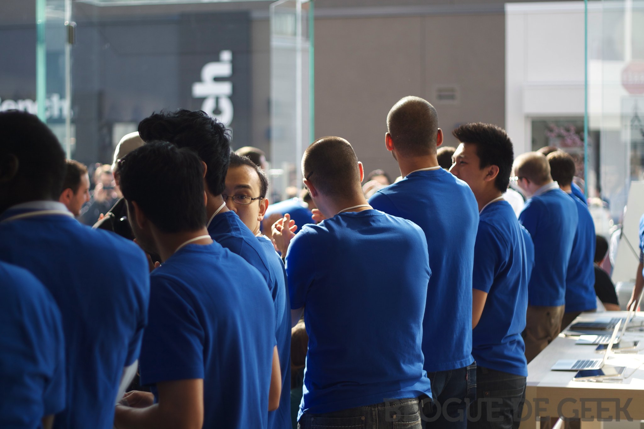 Ouverture du Apple Store du Quartier Dix-30