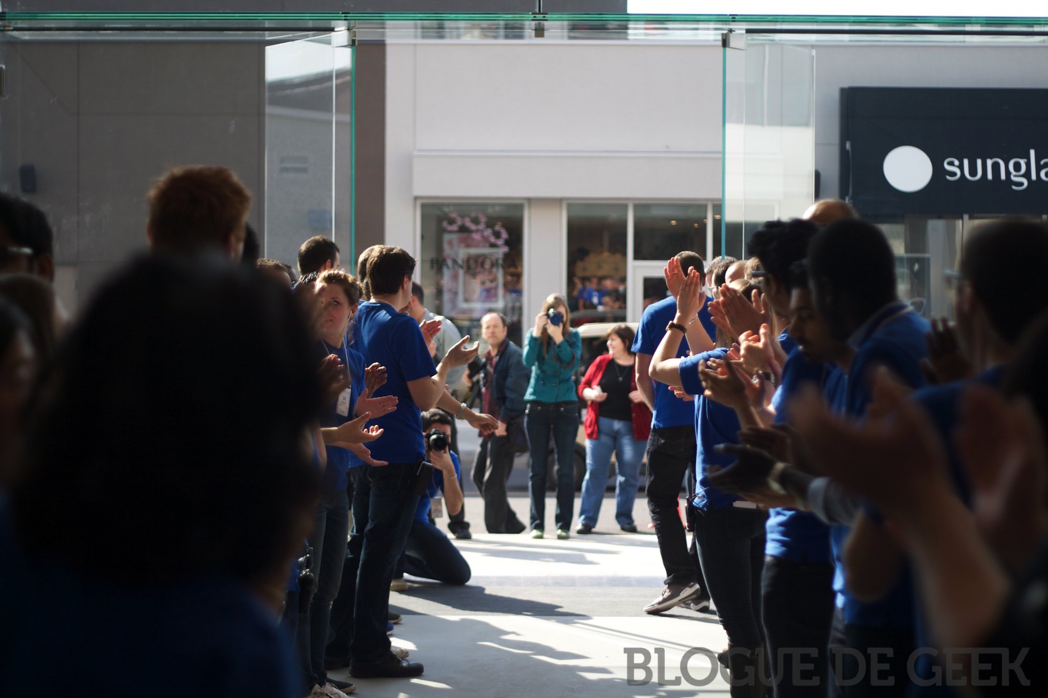 Ouverture du Apple Store du Quartier Dix-30