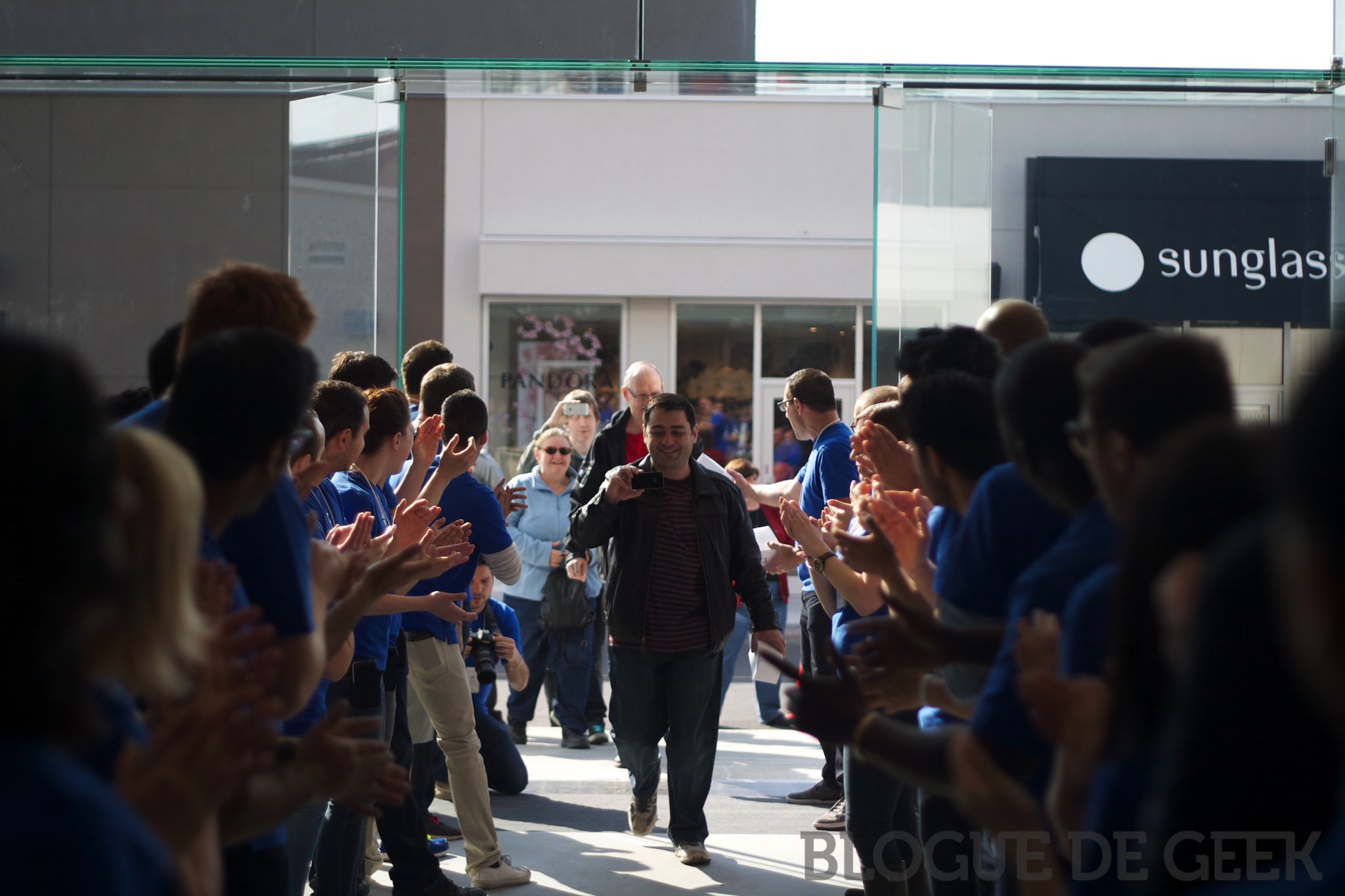 Ouverture du Apple Store du Quartier Dix-30