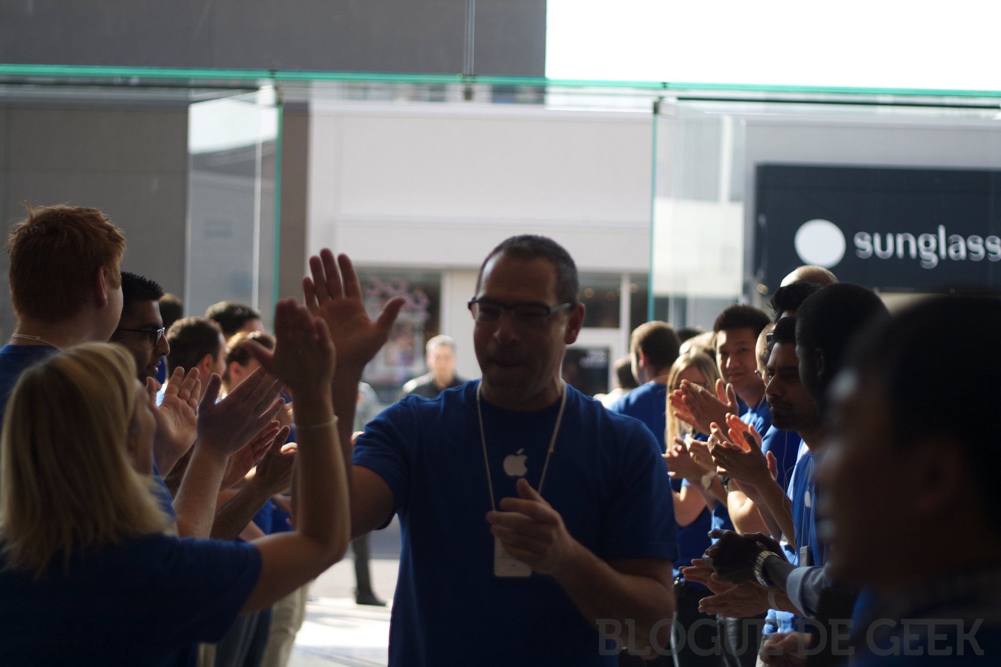 Ouverture du Apple Store du Quartier Dix-30