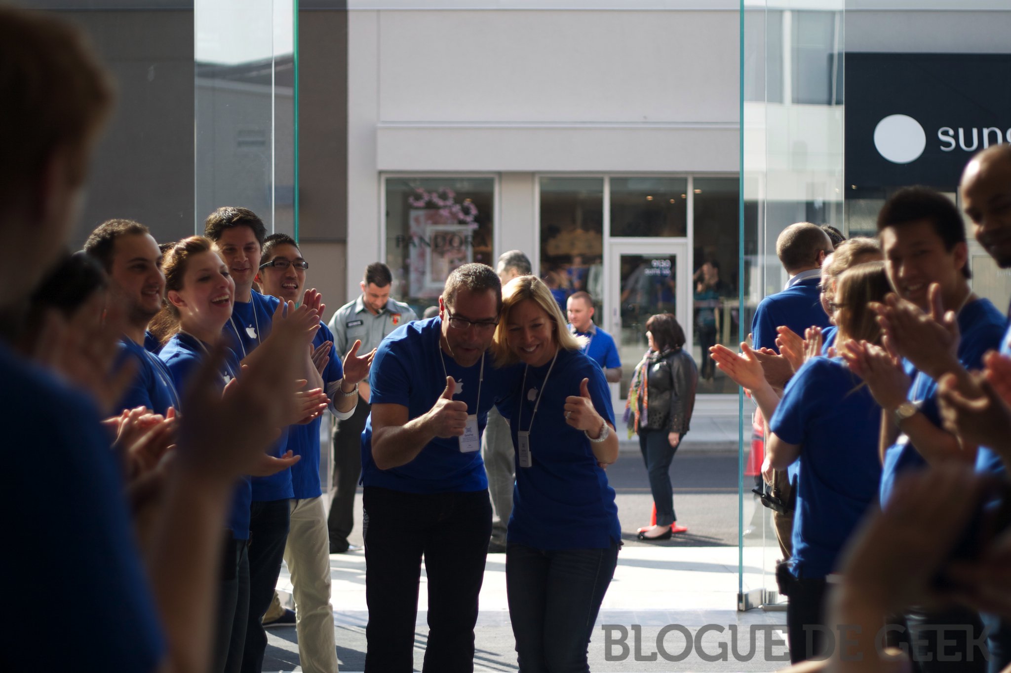 Ouverture du Apple Store du Quartier Dix-30