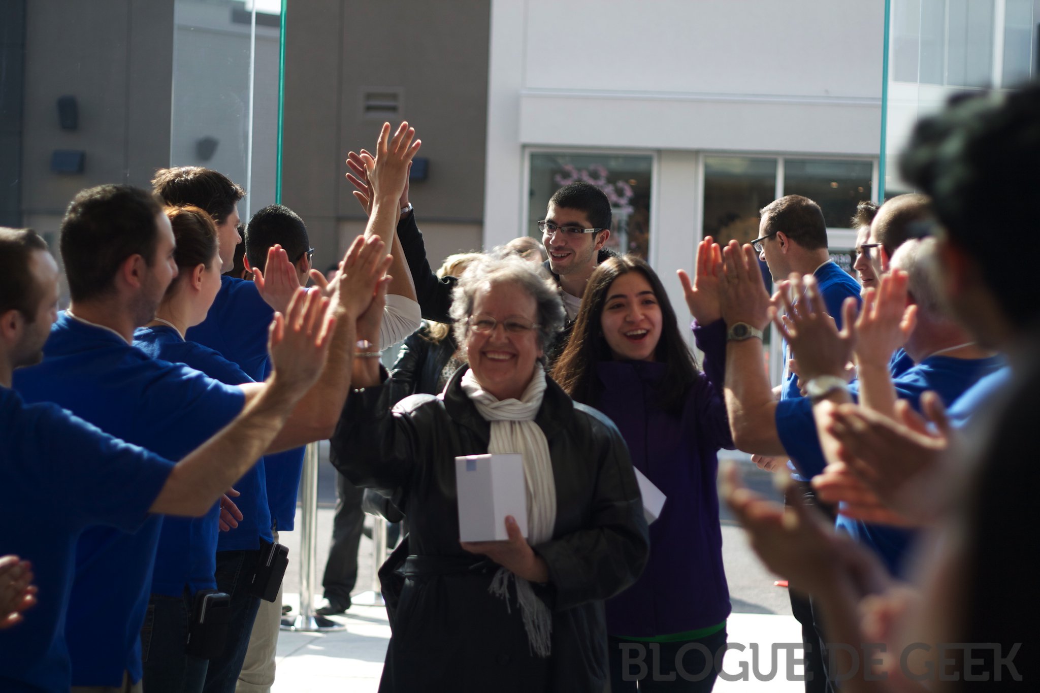 Ouverture du Apple Store du Quartier Dix-30