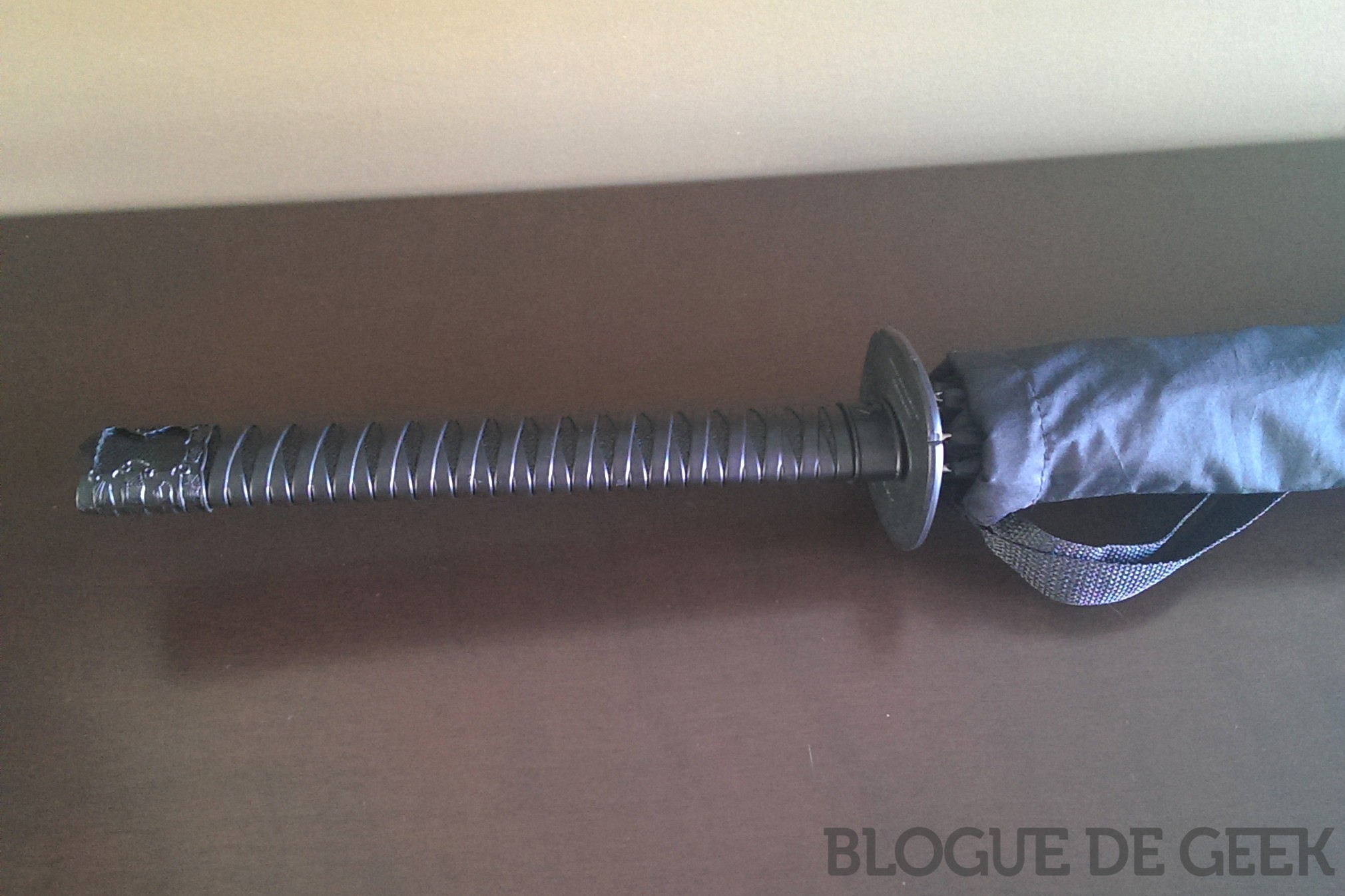 Parapluie katana de ThinkGeek