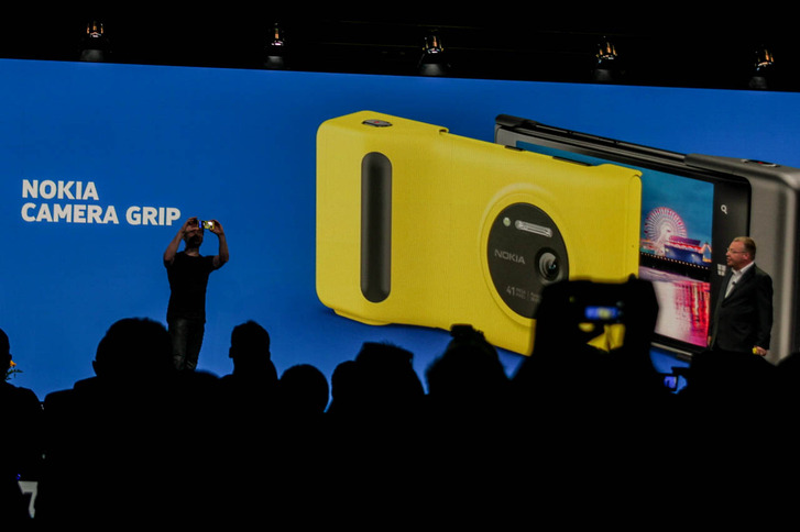 Nokia Lumia 1020 Camera Grip