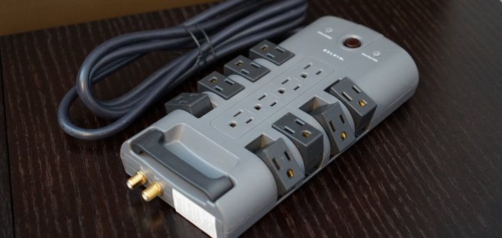 Barre de surtension Belkin Pivot 12 prises [Test]