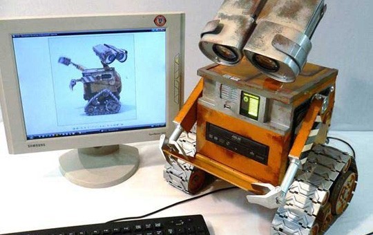 Modification de tour PC à la Wall-E Modification de tour PC à la Wall-E