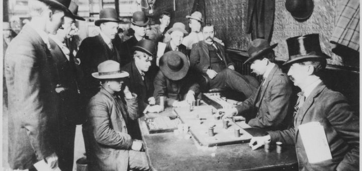 western Des saloons enfumés au confort de son canapé : l’évolution du poker